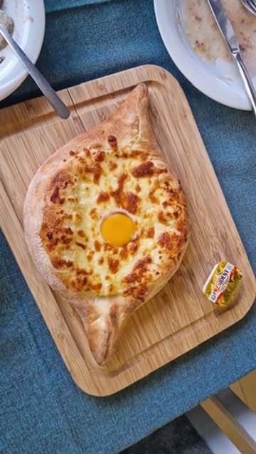 Adjaruli Khachapuri